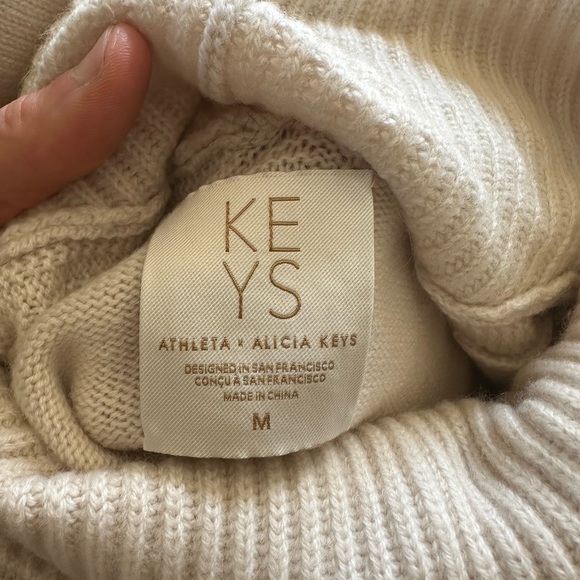 Athleta Alicia Keys Free To Roam Cream Turtleneck Sweater Oversize Cashmere M - Picture 14 of 14
